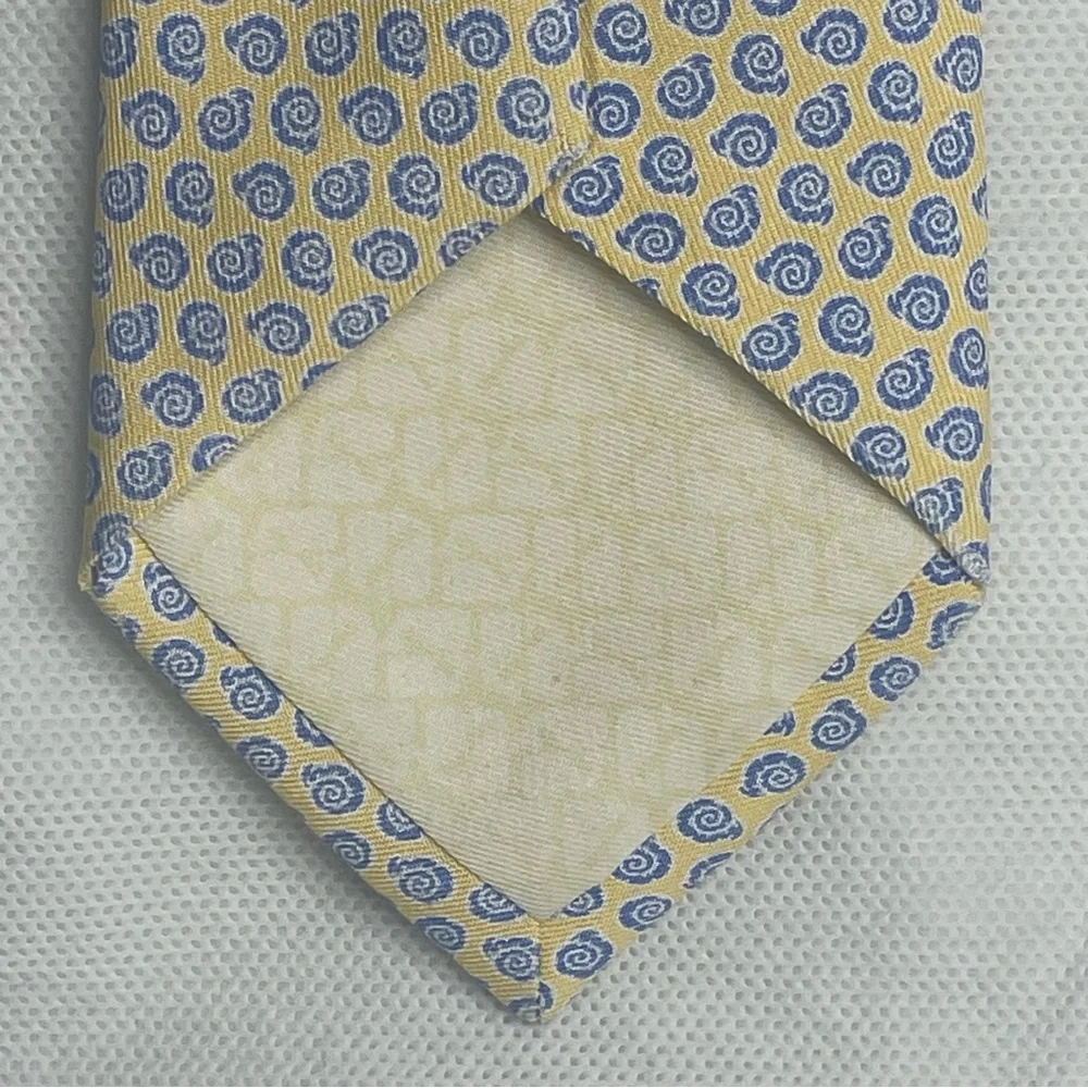 Boys Vineyard Vines Necktie Yellow Blue Shells & Snails 100% Silk Tie USA Made